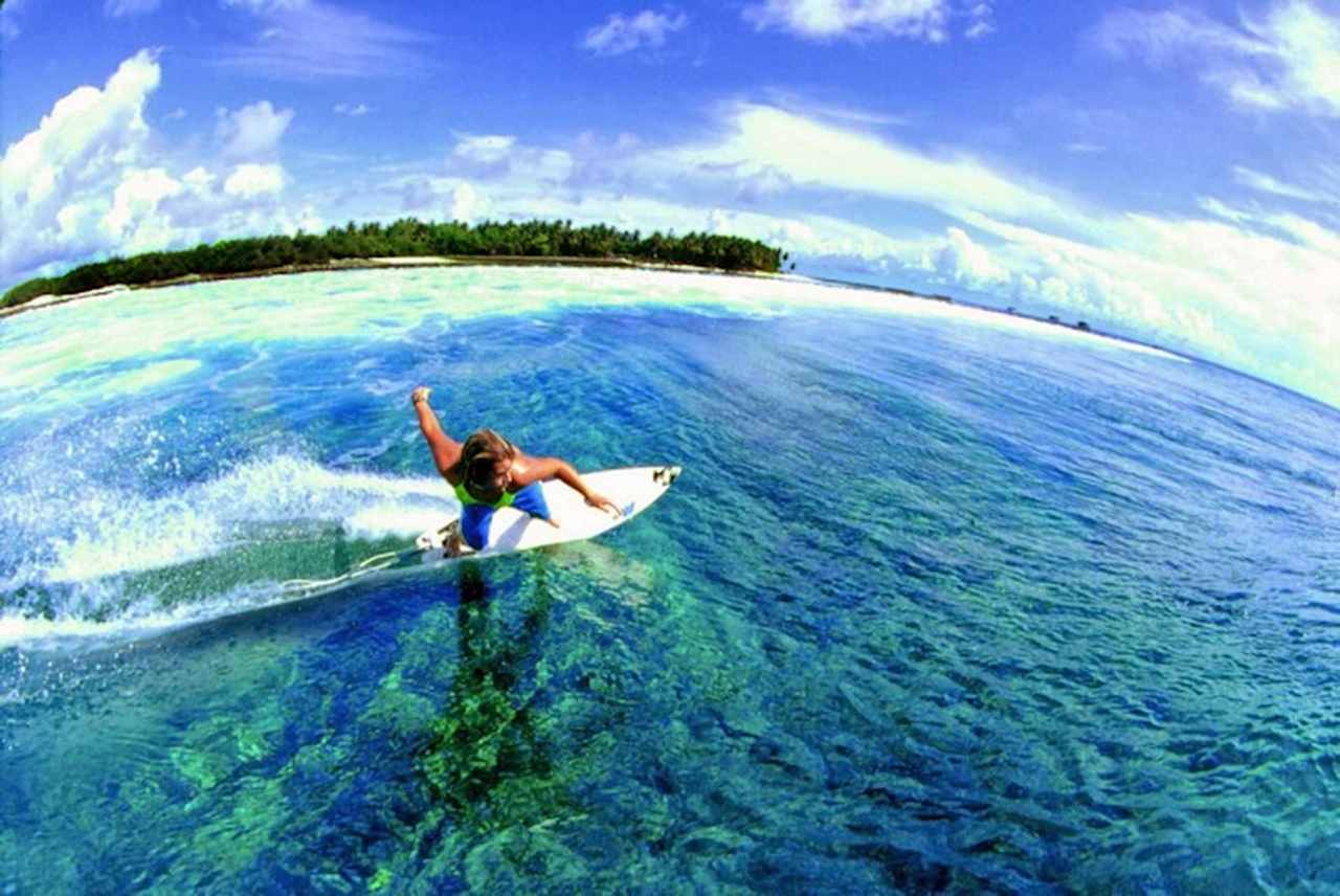 melhor época de surf nas maldivas