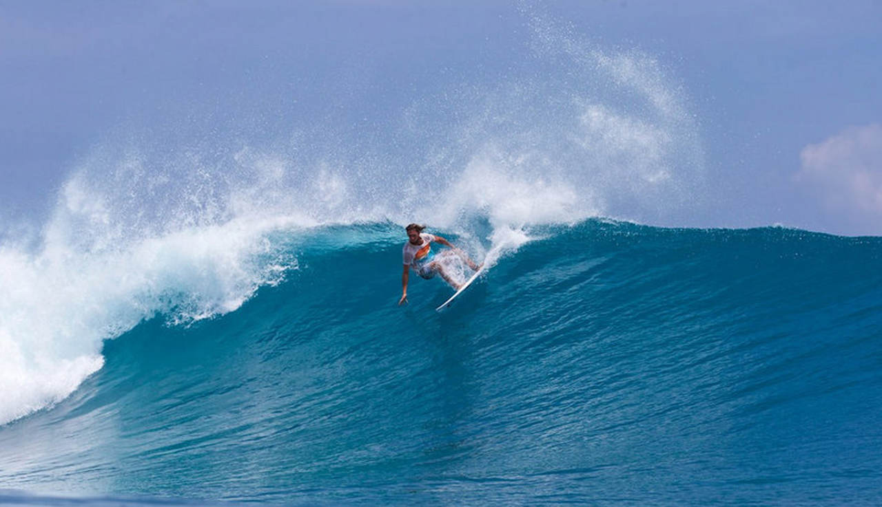 resorts surf maldivas