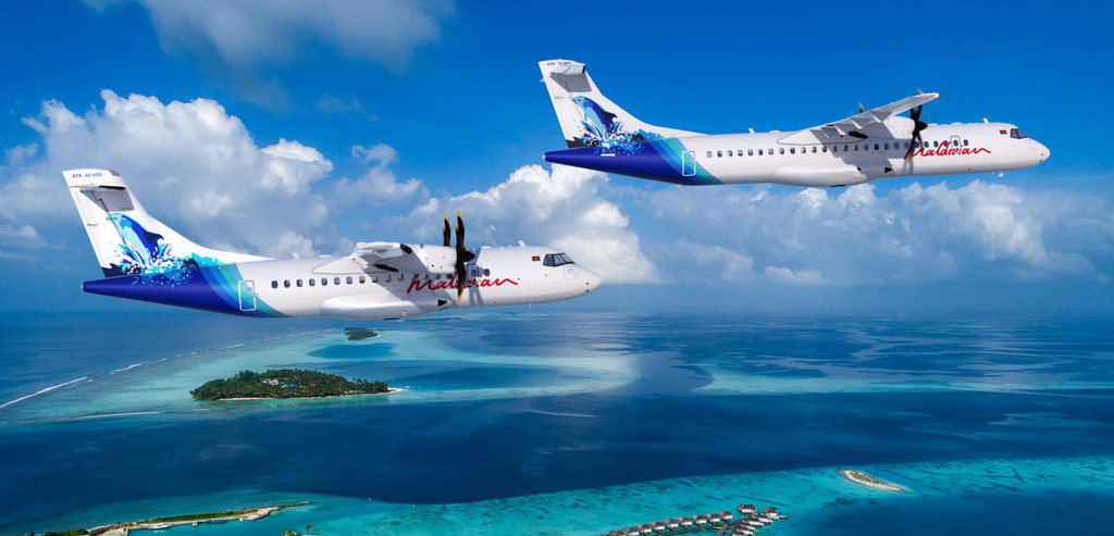 Avião sobrevoando maldivas indicando horas de vôo
